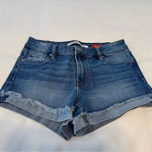 Celebrity Pink, jean shorts, gently used, size 3/26